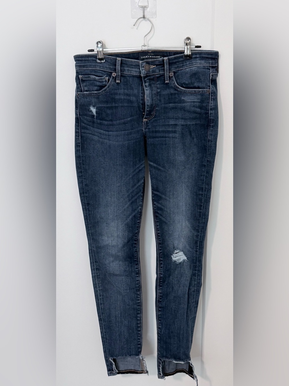 Lucky Brand Women’s Dark Wash Distressed Skinny ankle Jeans